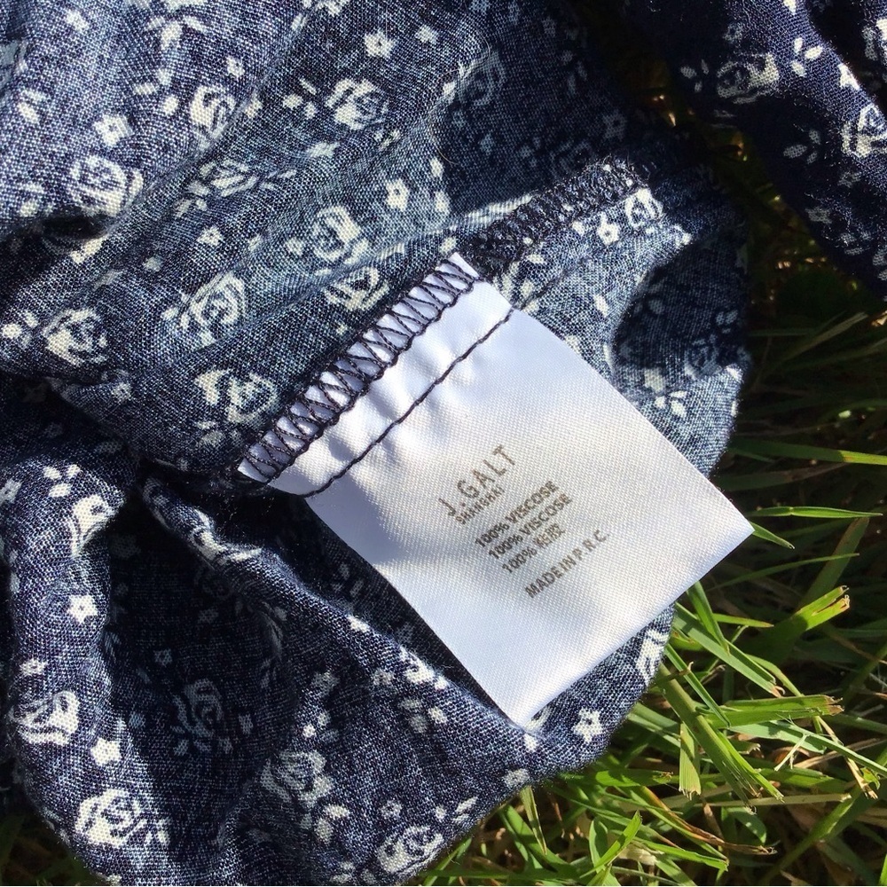 John Galt Brandy Melville Maura Navy Floral Off Shoulder Long Sleeve Crop Top OS - Picture 5 of 6